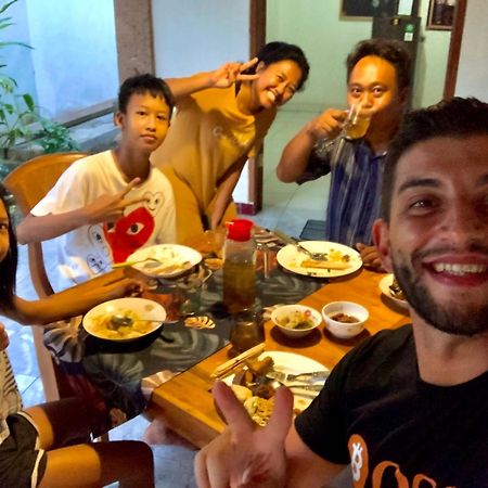 Serongga Guest House Lebih Eksteriør bilde
