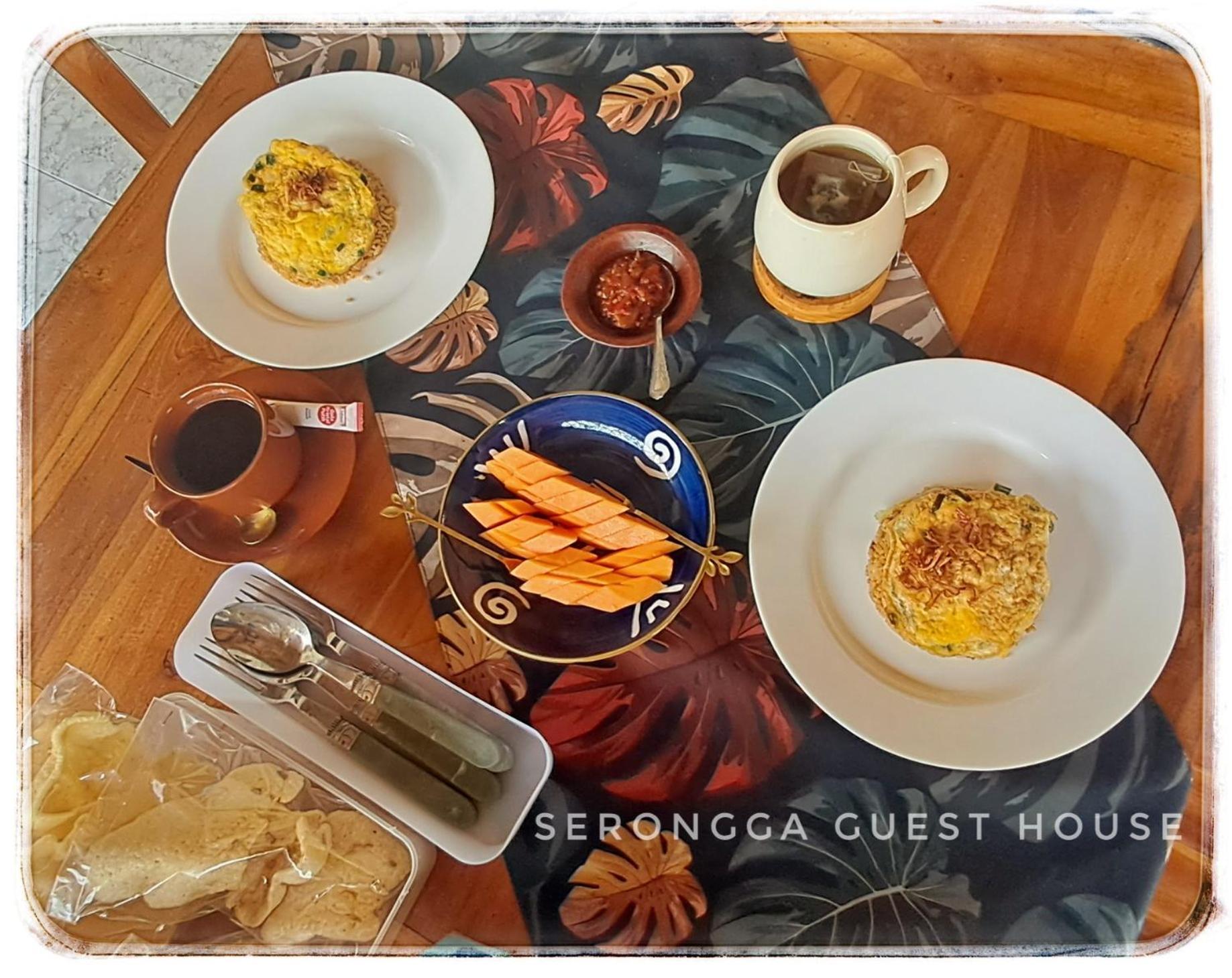 Serongga Guest House Lebih Eksteriør bilde