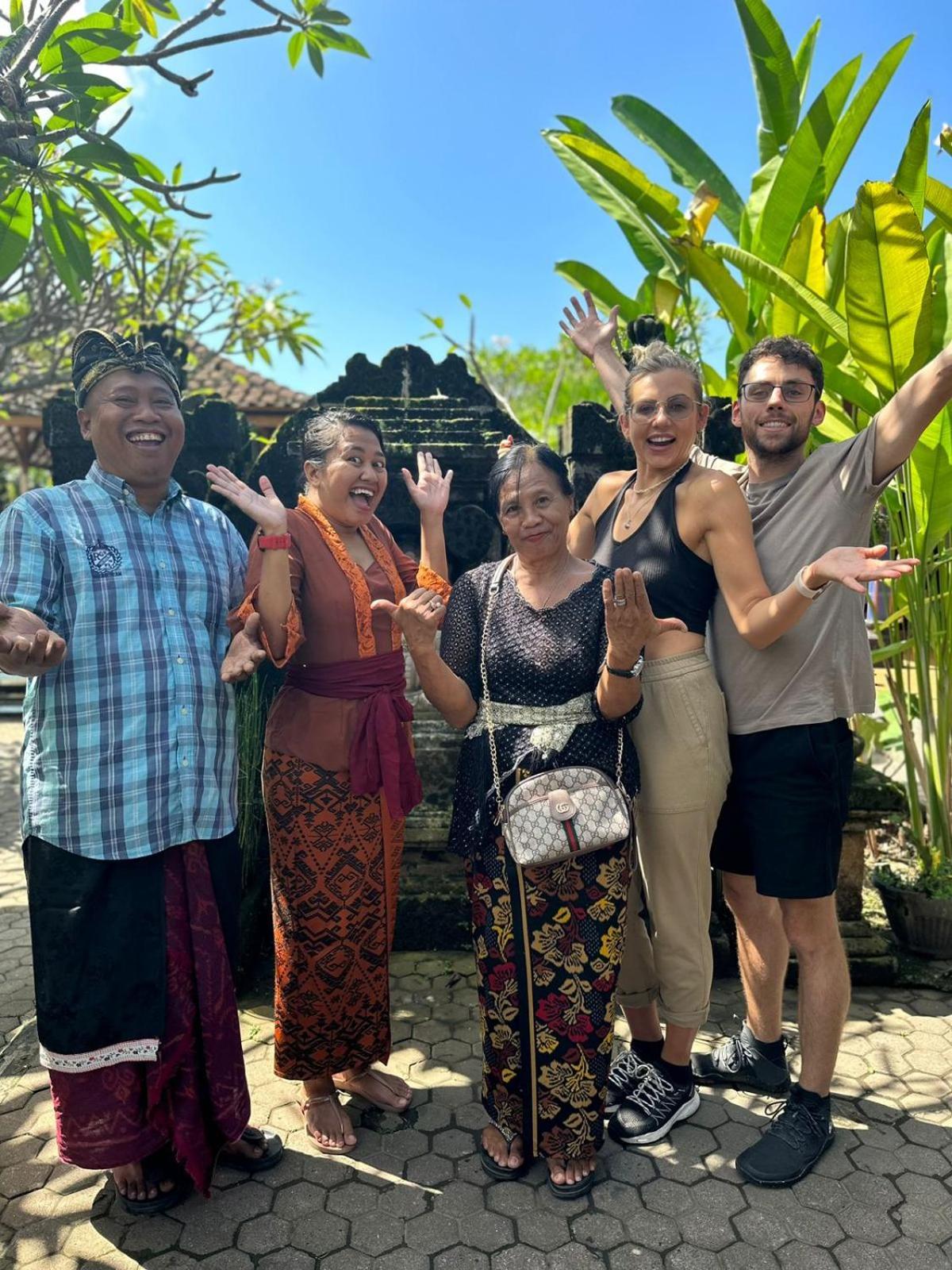 Serongga Guest House Lebih Eksteriør bilde
