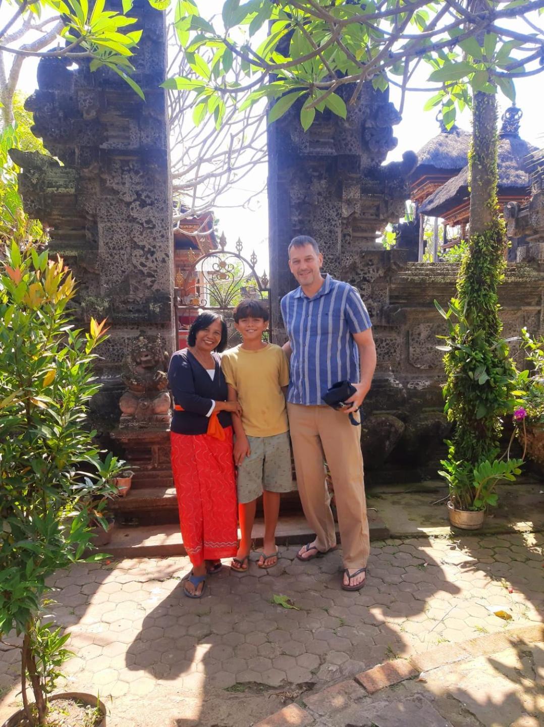 Serongga Guest House Lebih Eksteriør bilde