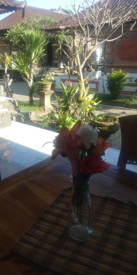 Serongga Guest House Lebih Eksteriør bilde